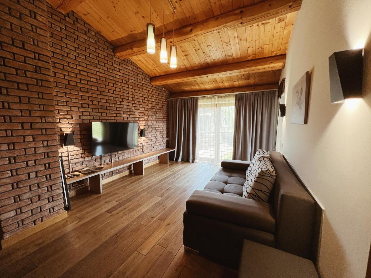 Eden Resort Yasnogorodka エクステリア 写真