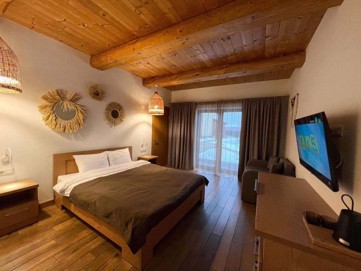 Eden Resort Yasnogorodka エクステリア 写真