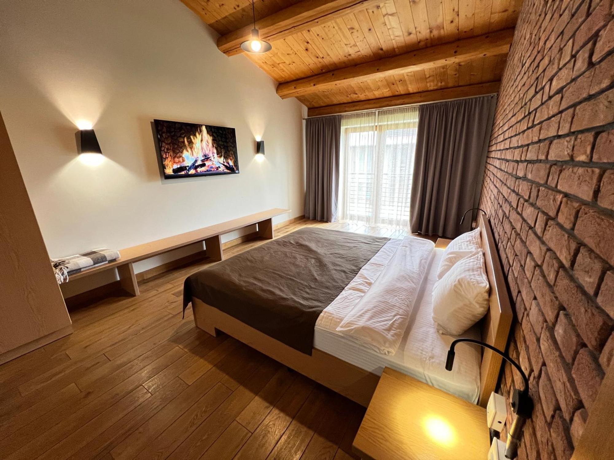 Eden Resort Yasnogorodka エクステリア 写真
